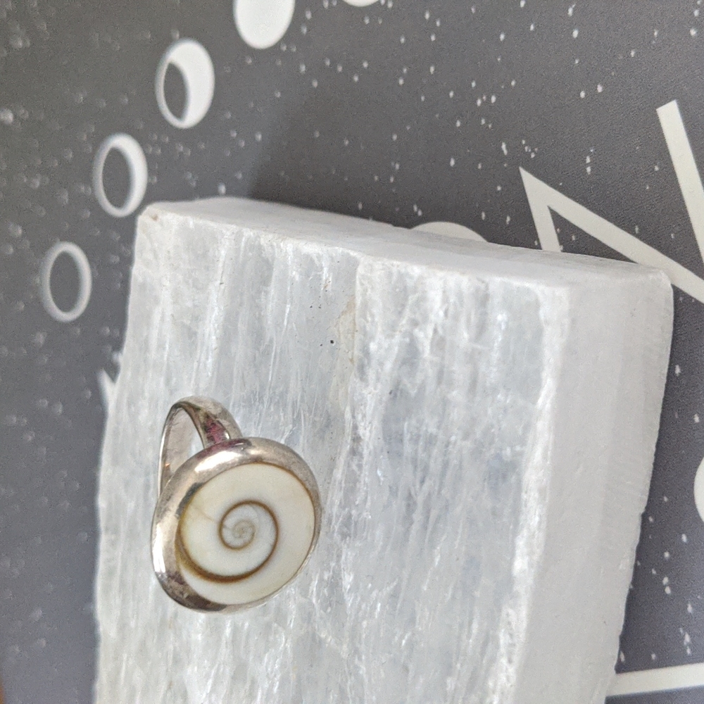 Sterling silver authentic shell 🐚 ring made in Thailand